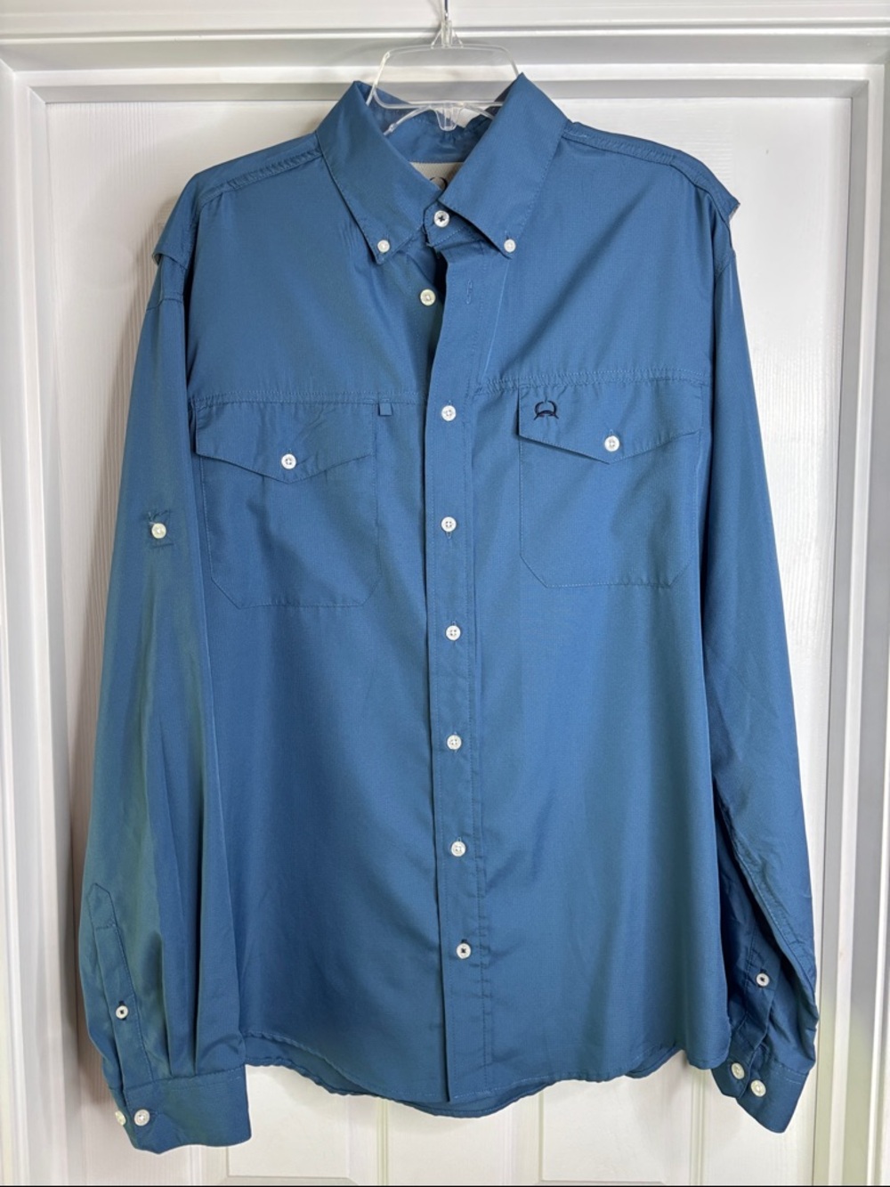 Cinch men’s button down shirt. Medium
